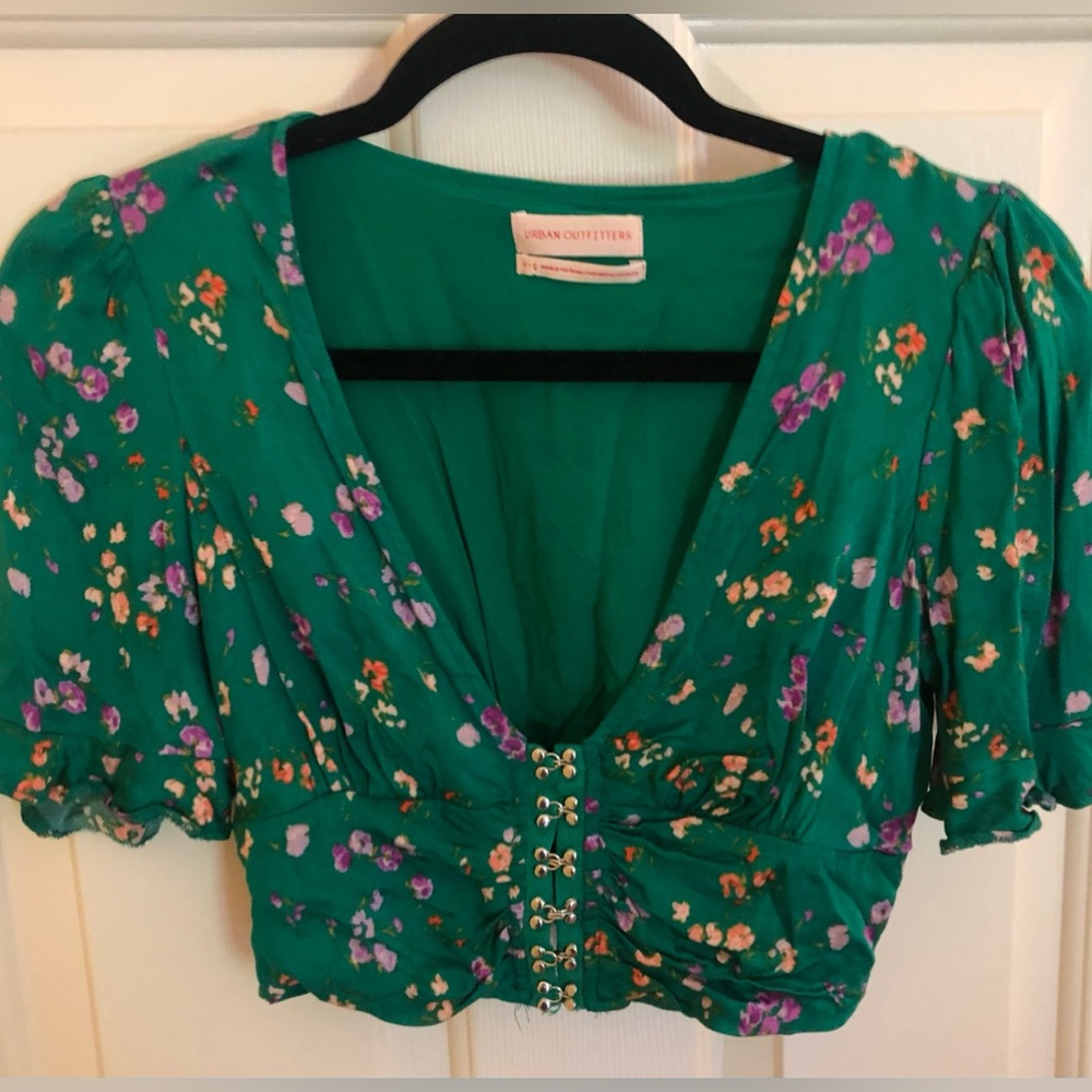 Urban Outfitters Green Floral Crop Blouse - Small
